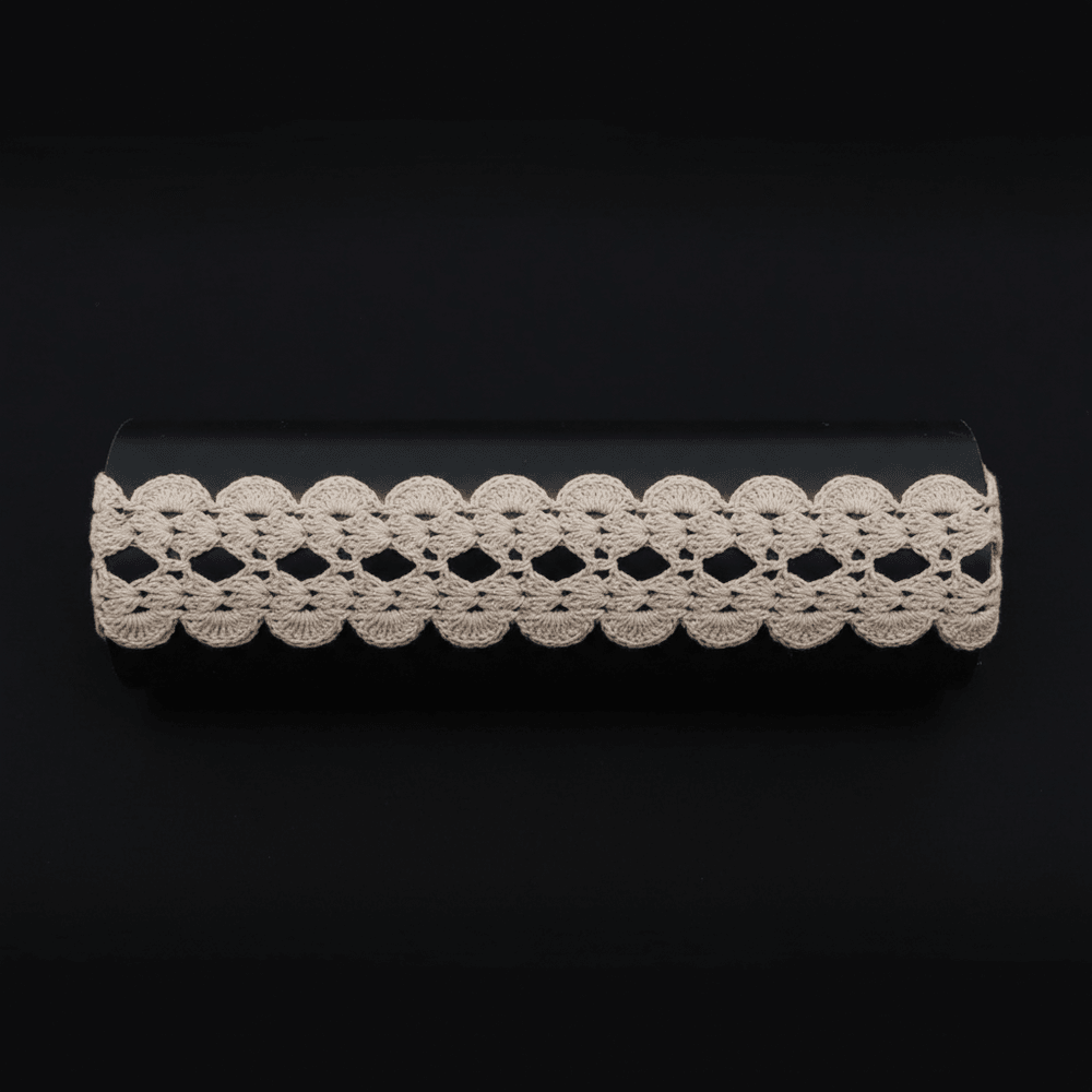 Off White Dyeable Cotton Hand Crochet Lace (Width : 2 inch)