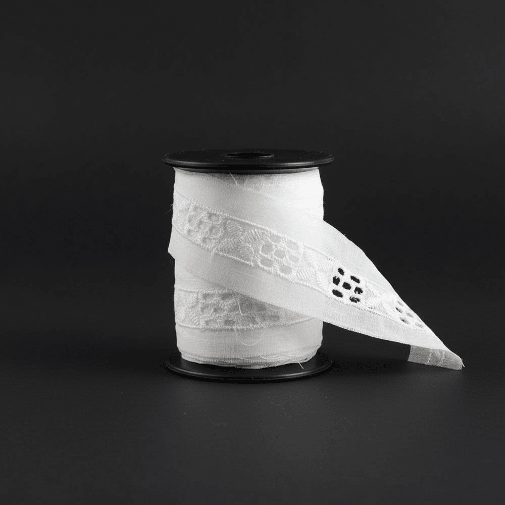 White Cotton Dyeable Schiffli Lace (Width : 1 Inch & Sku: S-19)