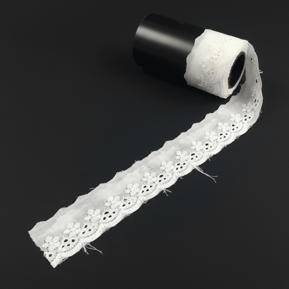 White Cotton Dyeable Schiffli Lace (Width : 1 Inch & Sku: S-59)
