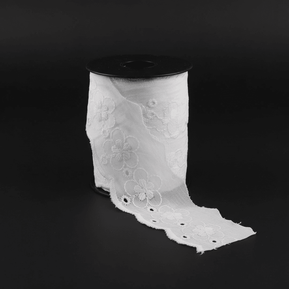 White Cotton Dyeable Schiffli Lace (Width : 1.5 Inch & Sku: S-8)