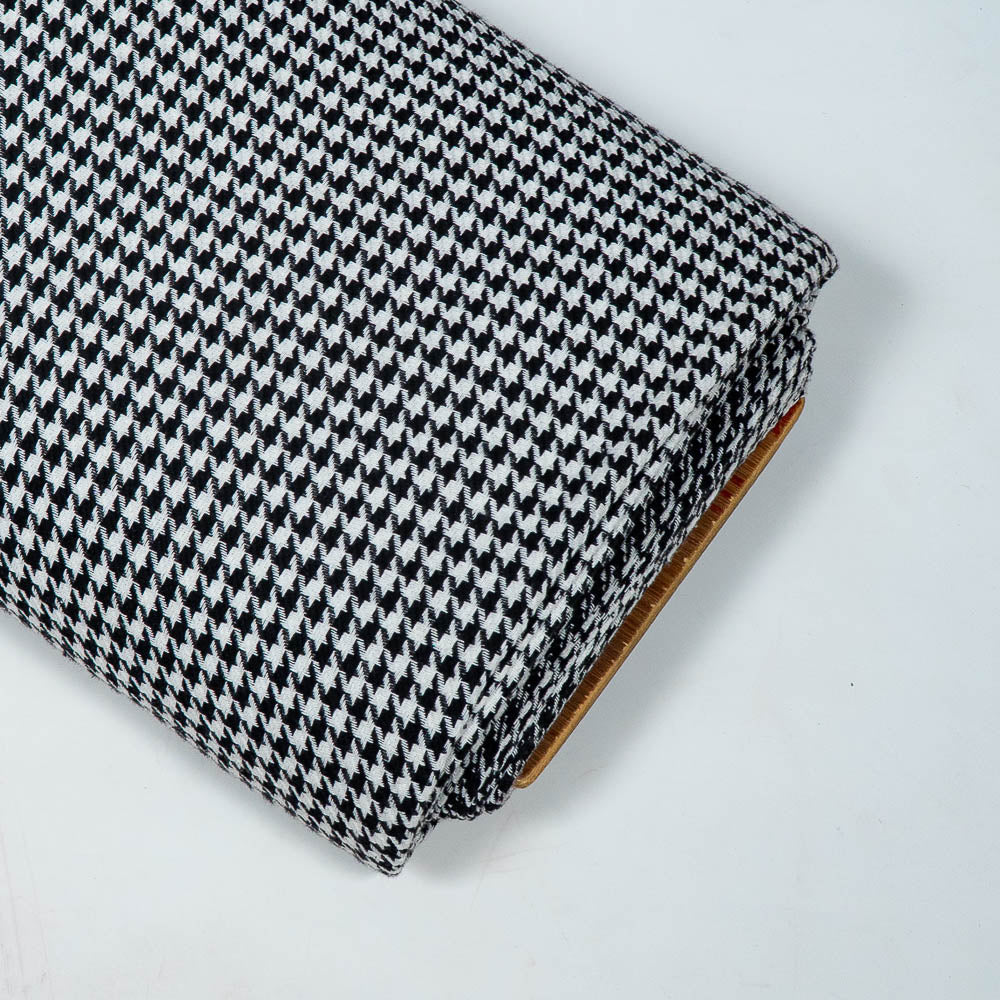 Black & White Houndstooth Cotton Blend Jacquard (Width: 54 inches or 137 cm)