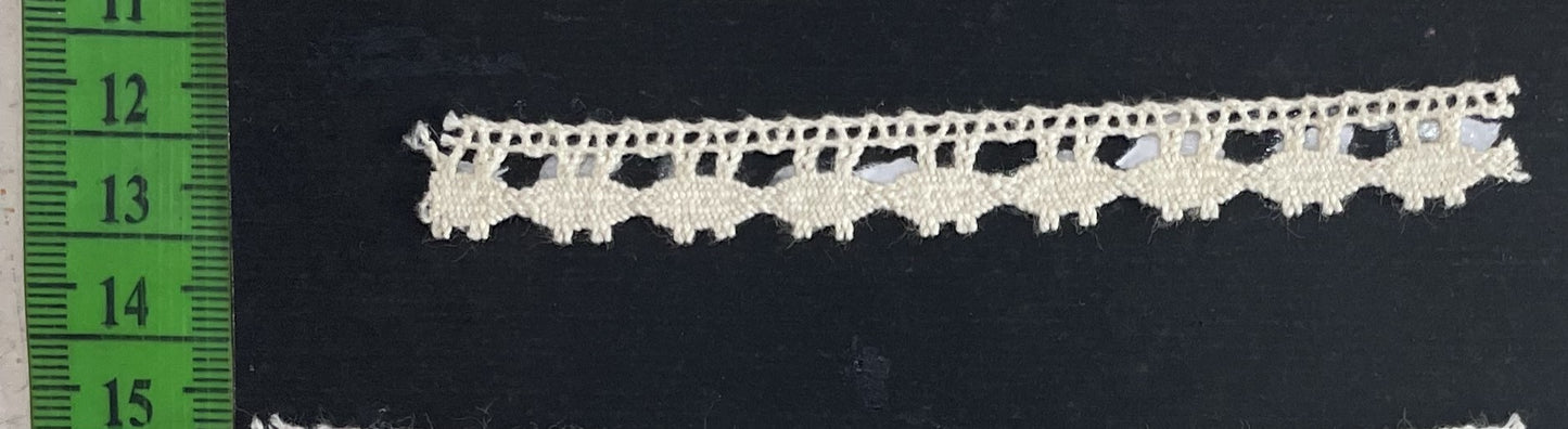 White Dyeable Crochet Lace (Sku: K-118)
