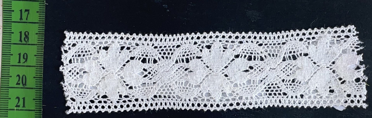 White Dyeable Crochet Lace (Sku: K-37)