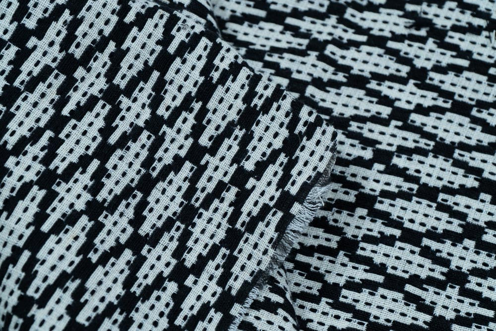 Black & White Thick Cotton Jacquard (Sku: JDD-190)
