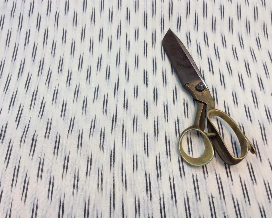 Black & White Small Pattern Cotton Handloom Woven Ikat (Sku: I-738)