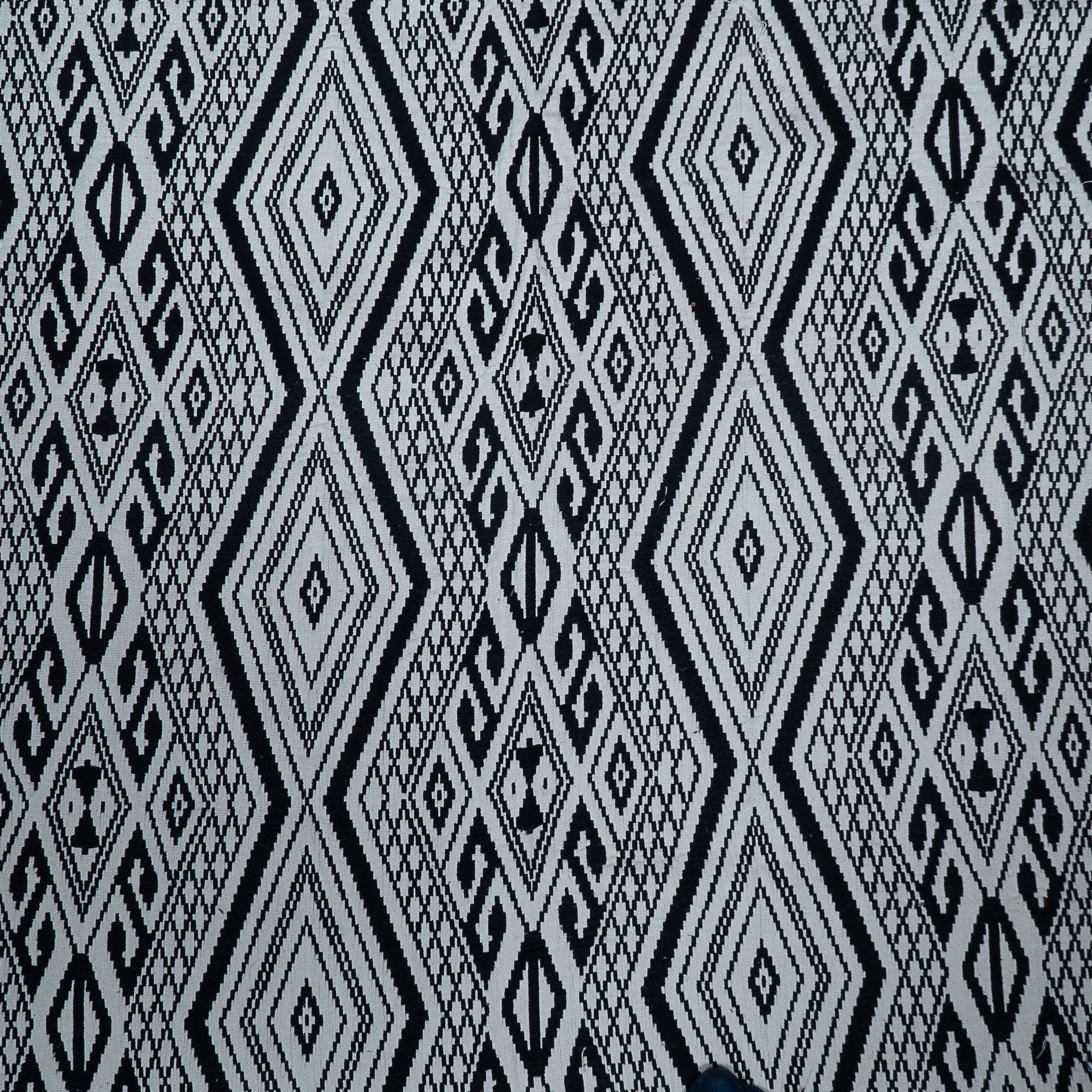 Black & White Geometric Cotton Jacquard (Sku: JDD-437)