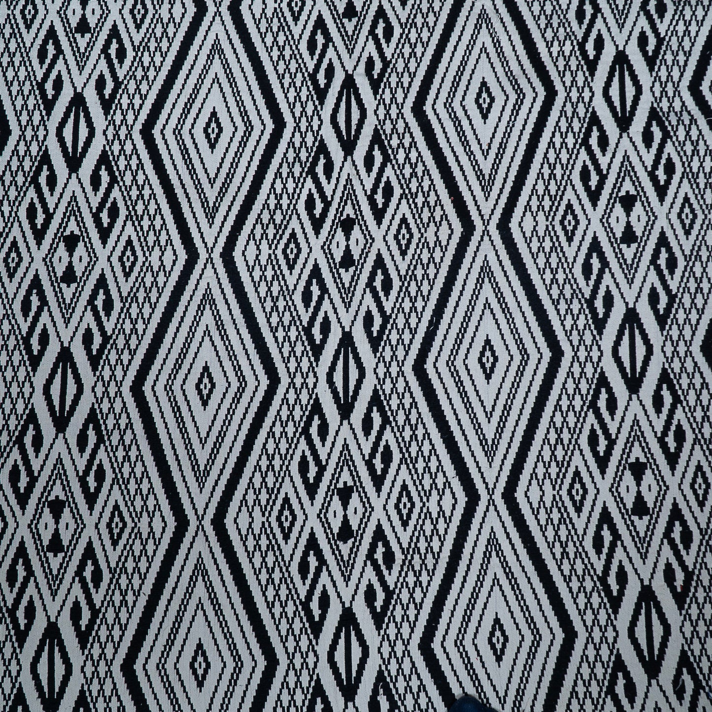 Black & White Geometric Cotton Jacquard (Sku: JDD-437)