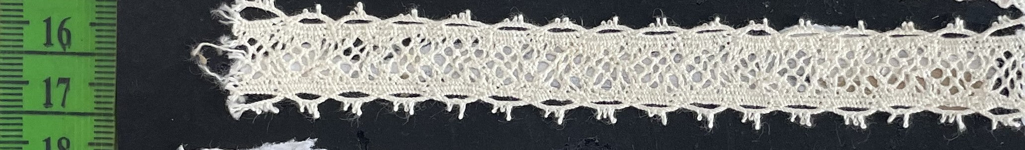 White Dyeable Crochet Lace (Sku: K-82)