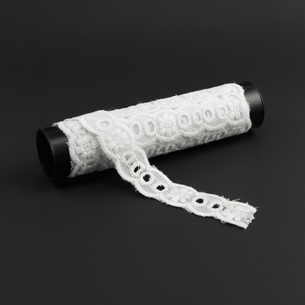 White Cotton Dyeable Schiffli Lace (Width : 1.8 cm & Sku: S-17)