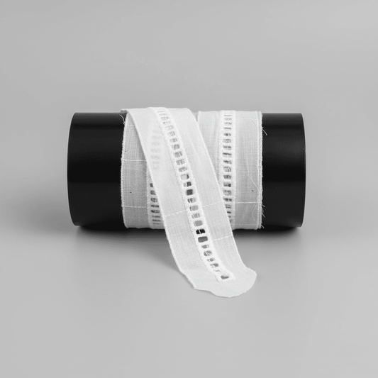 White Cotton Dyeable Schiffli Lace (Width : 1.5 Inch & Sku: S-4)